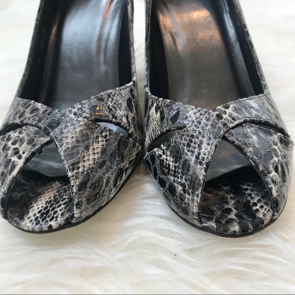Stuart Weitzman Snakeskin Python Open Toe Heels - Picture 5 of 8